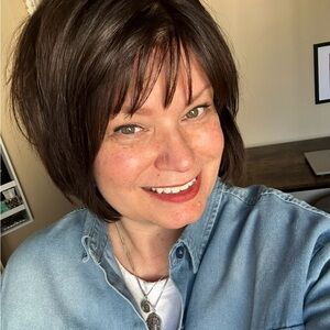 Meet your Posher, April